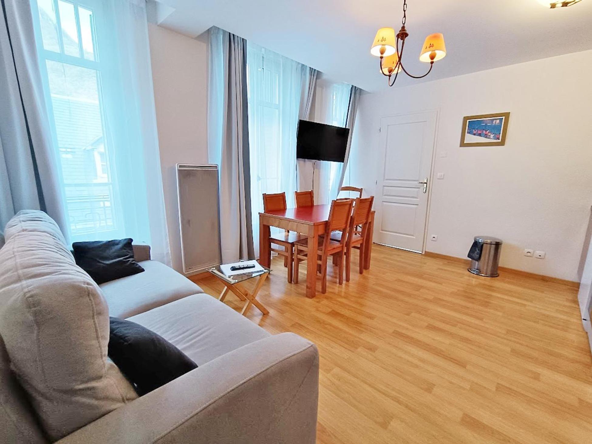 Apartmán Il Etait Une Fois Luchon, T2, Centre Luchon, Wifi, Casier A Skis, Ascenseur, 4 Personnes Bagnères-de-Luchon Exteriér fotografie